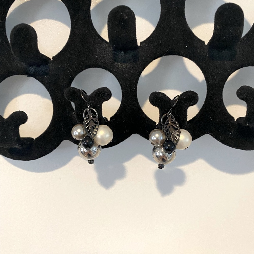 Gorgeous Pearl Black Silver Bead Black Leaf Charm Dangle Earrings